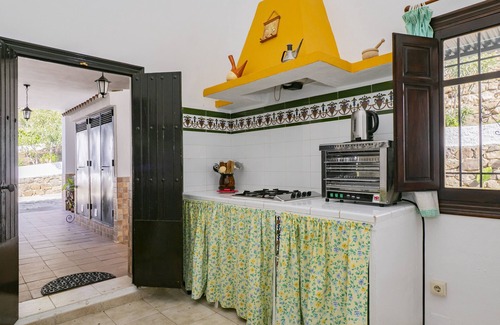 Jimera de Libar Cottage | Cubo's Casa Rural Los Lirios & Albahaca del Libar/private pool/free wifi/views