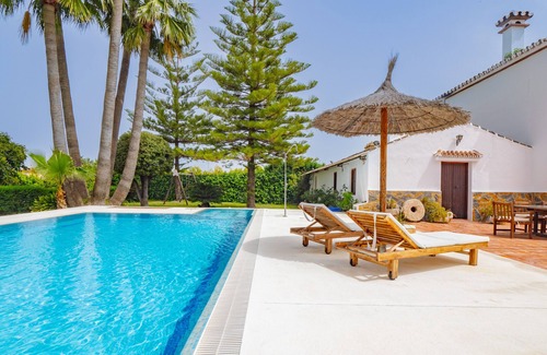 Coin Cottage | Cubo's Casa Rural VistaMontaña/private pool/air conditioning/free wifi