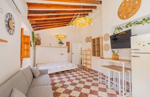 Casabermeja Apartment | Cubo's Estudio Casabermeja Noches de Luna A & Pool/urban center/air conditioning/community pool