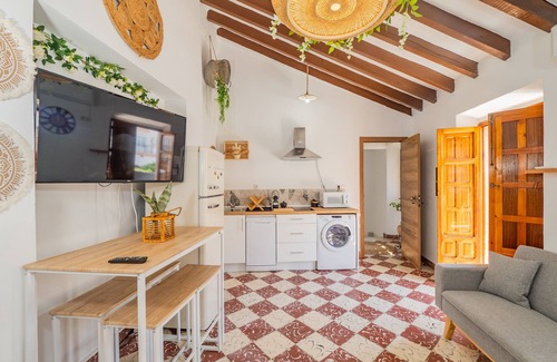 Casabermeja Apartment | Cubo's Estudio Casabermeja Noches de Luna A & Pool/urban center/air conditioning/community pool