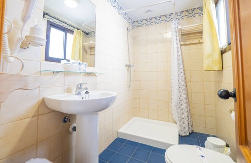 Tolox Bed & Breakfast | Cubo's Hostal La Plaza FAMILY with Breakfast