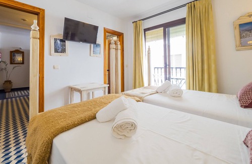 Tolox Bed & Breakfast | Cubo's Hostal La Plaza FAMILY with Breakfast