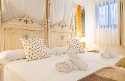 Tolox Bed & Breakfast | Cubo's Hostal La Plaza Room 103 with Breakfast