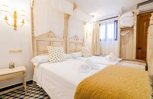 Tolox Bed & Breakfast | Cubo's Hostal La Plaza Room 203 with Breakfast