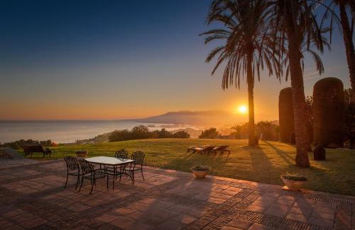 Malaga-Este Villa | Cubo's Mountain Bayview Luxury Villa