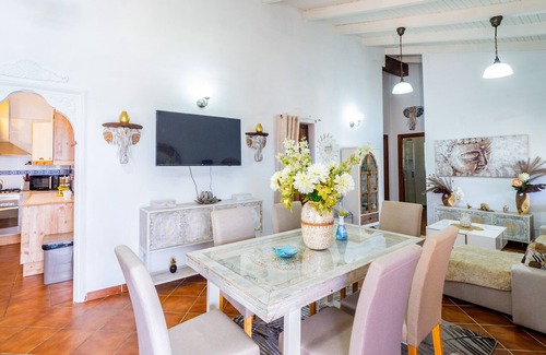 Coin Cottage | Cubo's Rural Casa Christoria/private pool/free wifi/pet friendly