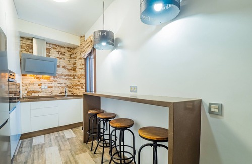 Alhaurin el Grande Apartment | Cubo's Urban Suite Bruno/free wifi/air conditioning