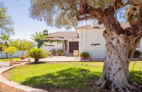 Alhaurin de la Torre Villa | Cubo's Villa Bellavista La Jona & Heated Pool/BBQ/wifi/fireplace/heated pool