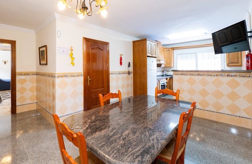 Villafranco de Guadalhorce Cottage | Cubo's Villa Paraiso/free wifi/air conditioning/private pool