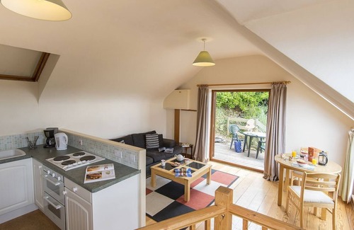 Marazion Cottage | Cudden View - Spacious Character Cottage, Sea & Coastal Views, Balcony, Parking