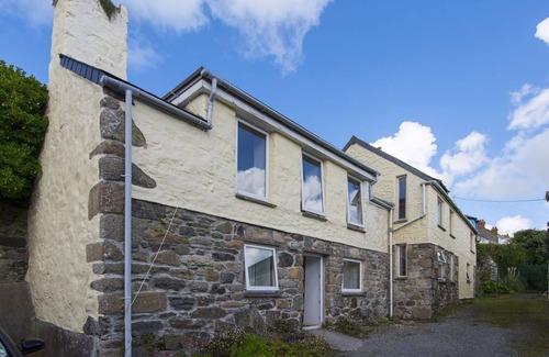 Marazion Cottage | Cudden View - Spacious Character Cottage, Sea & Coastal Views, Balcony, Parking