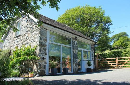 Llanelltyd House | Cuddfan Idris