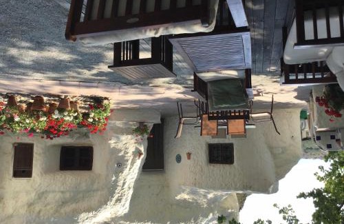 Baza House | Cueva El Guindas