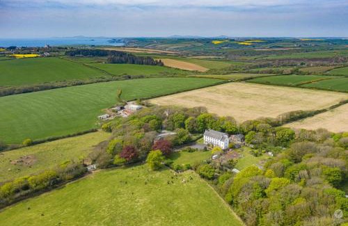 Roch House | Cuffern Manor
