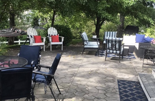 Ballston Spa House | Cul de Sac family setting less than 10 miles to Saratoga Race Track