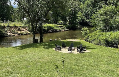 Franklin Cabin | Cullasaja River front Cabin with game room in the Smokey Mountains Franklin NC
