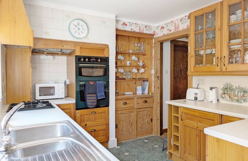 Felpham Cottage | Culver End - Felpham - a cottage that sleeps 6 guests in 3 bedrooms