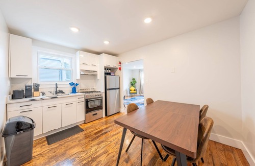 North Ironbound Apartment | Curated Comfort 1 BR Apt. 8 Min to Penn Station!