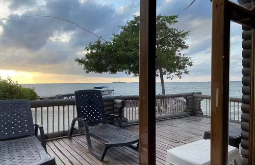 Bocachica Cabin | Curious Island