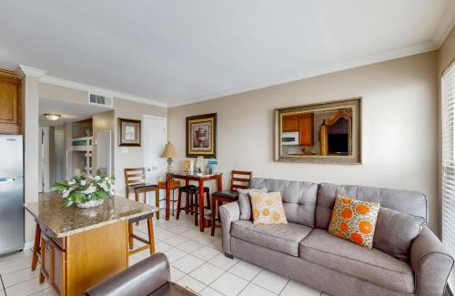 Galveston Apartment | Curious Seagull