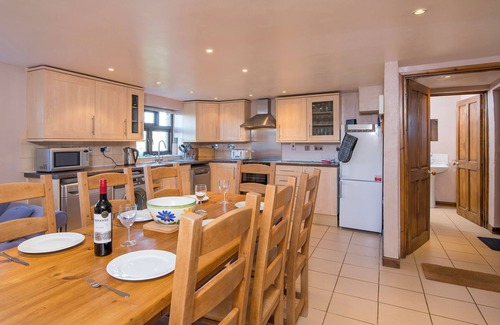 Keeston Cottage | Curlew Cottage, Holiday Cottage Camrose, Sleeps 9, 4 bedrooms, bathrooms
