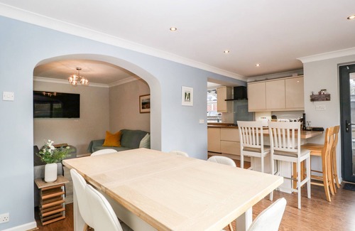 New Forest District Cottage | CURLEW COTTAGE, pet friendly, character holiday cottage in Lymington