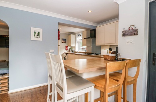New Forest District Cottage | CURLEW COTTAGE, pet friendly, character holiday cottage in Lymington