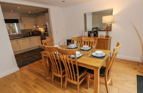 Milford Haven Cottage | Curlew