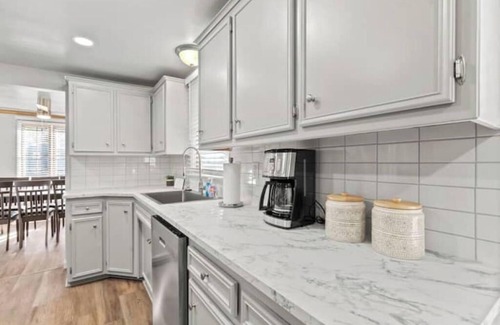 Ashwaubenon House | Curlys Backyard - Premier Location! Lambeau GB