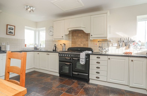 Trearddur Bay Cottage | CURRAGHO, pet friendly, luxury holiday cottage in Trearddur Bay