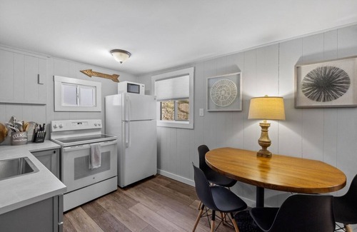 Bradford Cottage | Current Cottage: Waterside 1 Bed 1 Ba Private Pond