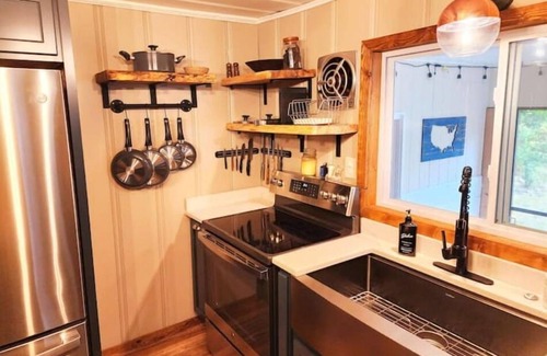Doniphan House | Current River Cottage on Y3 Cabin Surrounded by Mark Twain National Forest
