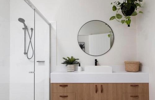 Currumbin House | Currumbin Sanctuary Beach Abode