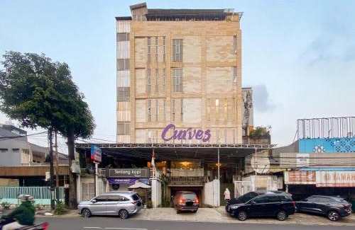 Kebayoran Lama Hotel | Curves Residence Mitra RedDoorz