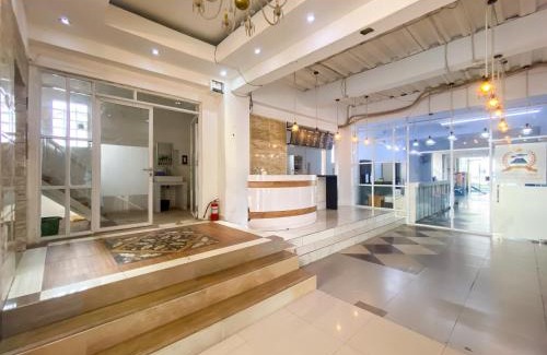 Kebayoran Lama Hotel | Curves Residence Mitra RedDoorz