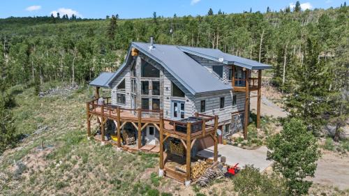Alma House | Custom 2BR & Loft Home, with Hot Tub & Stunning Views