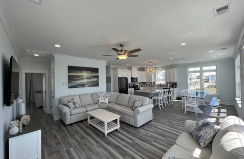 Sunset Beach House | Custom 3BR 3BA with Private Pool & Elevator - new in 2022