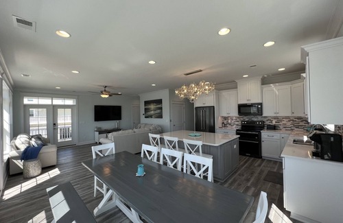 Sunset Beach House | Custom 3BR 3BA with Private Pool & Elevator - new in 2022