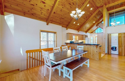 Almond Cabin | Custom-built cabin with wrap-around deck, fireplaces, & mtn views - dog-friendly