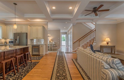 South Rehoboth House | Custom-Built In-Town Luxurious 6 Bedrm, 5 Ensuites+1/2 Bath, 7 mins Beach/Shops