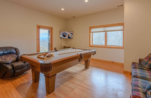 Boone Cabin | Custom-Built Log Cabin Near Activities