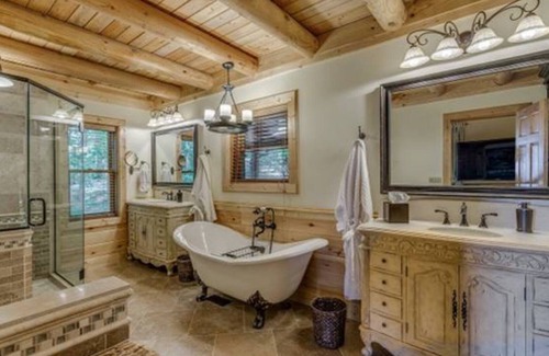 Tate House | Custom built mountain lodge, with views of Amicalola and Appalachian mountains.