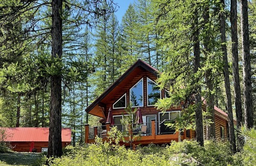 West Glacier Cabin | Custom built West Glacier cabin with private Salt Water Spa