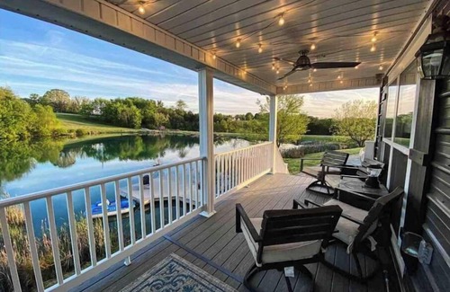 Somerset Cabin | Custom cabin on 23 acres, private fishing, paddle boat, kayaks Lake Cumberland
