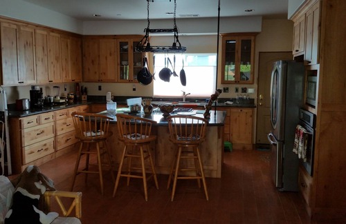 Fallbrook House | CUSTOM HIGH VIEW 5-MAN SPA, POOL, ORCHARD NEXT TO WINE TASTING, EZ FWY, PETS OK