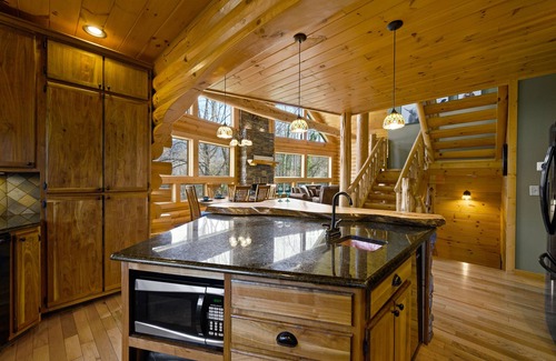 Townsend Cabin | Custom Log Cabin Close to Cades Cove in GSMNP!