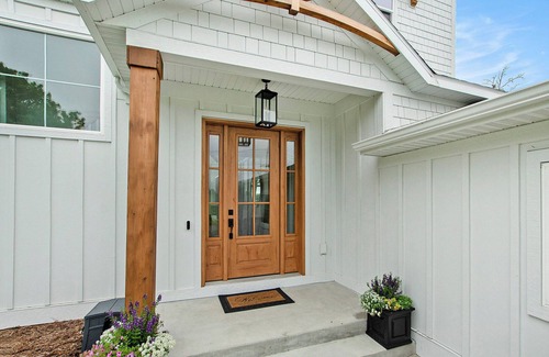 Fennville House | Custom Luxury on Hutchins Lake near Saugatuck, elevator, hot tub, sleeps +17!