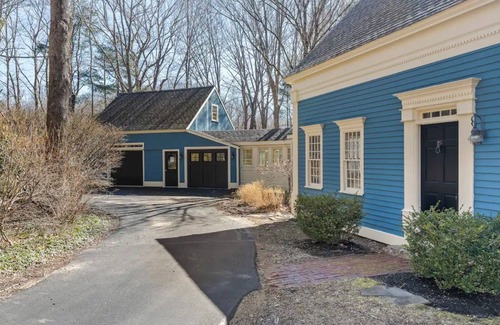 Cape Neddick House | Custom Retreat within steps to Cape Neddick Beach