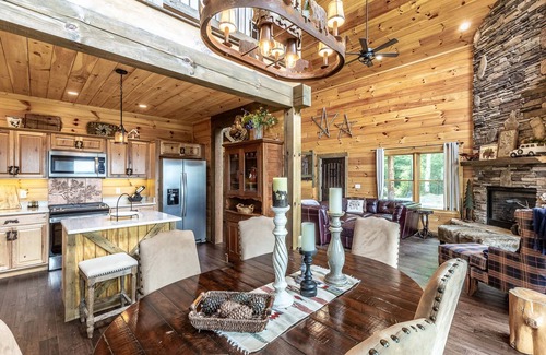 Bryson City Cabin | Customer Appreciation Year! See Discount information in Ad
