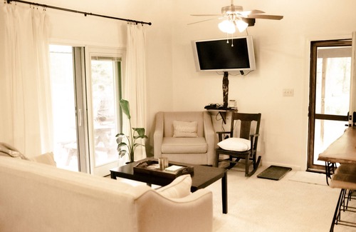 Schuyler House | Cut Flower Farm: A Bountiful Getaway for Couples or Small Families.
